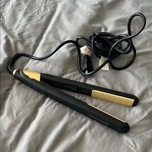 Bio Ionic Black and Gold Hair Straightener